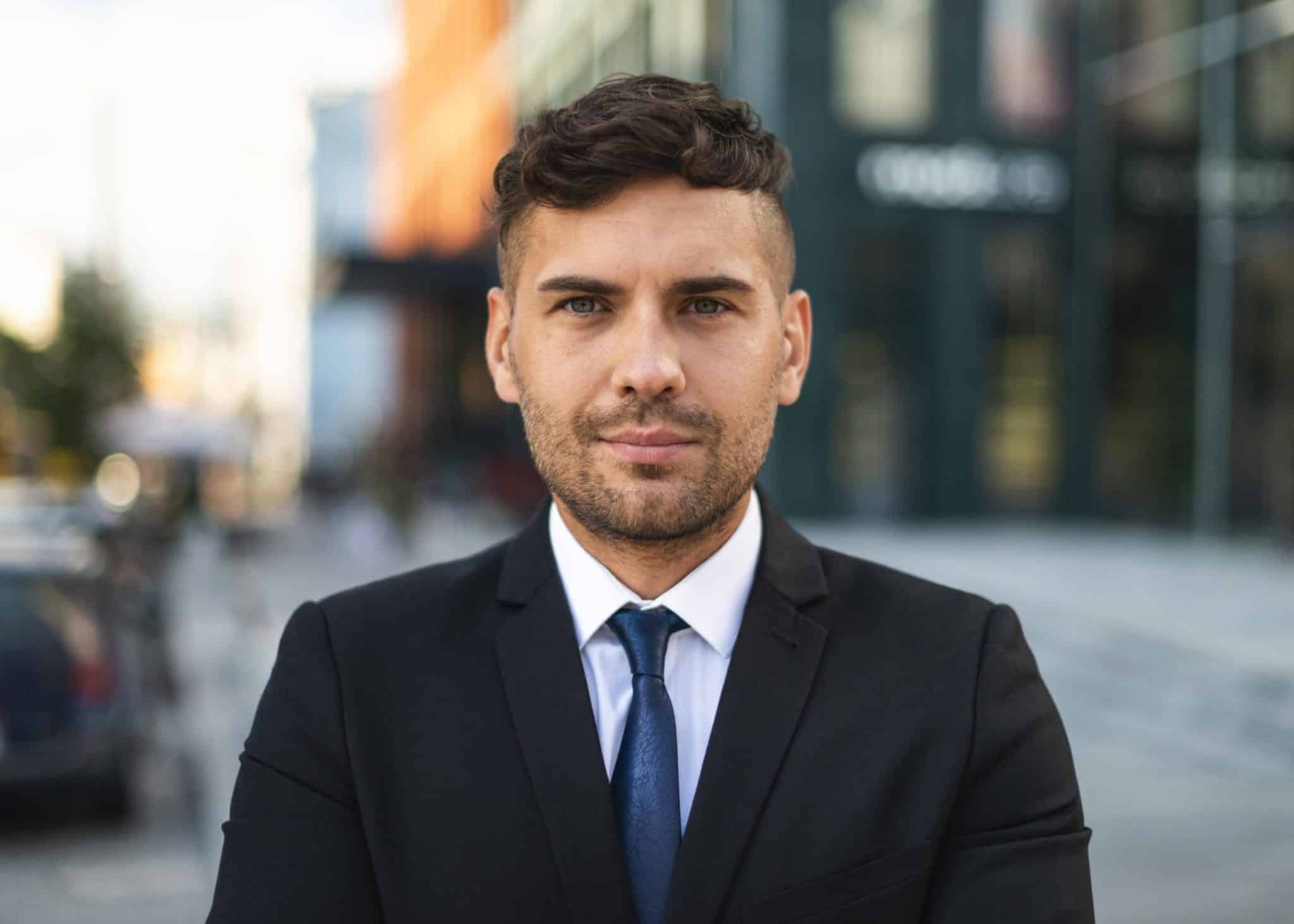 Businessfotos für Männer: So gelingt ein professioneller Auftritt