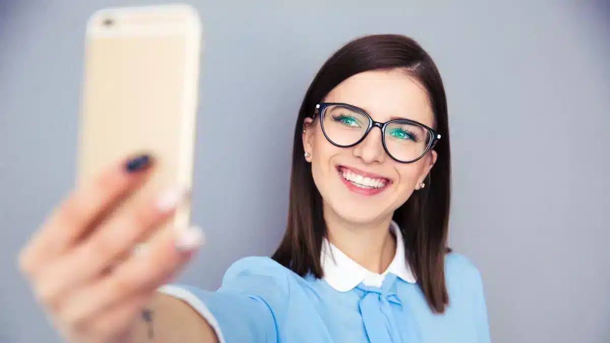 So wertest du dein Online Dating Profil auf