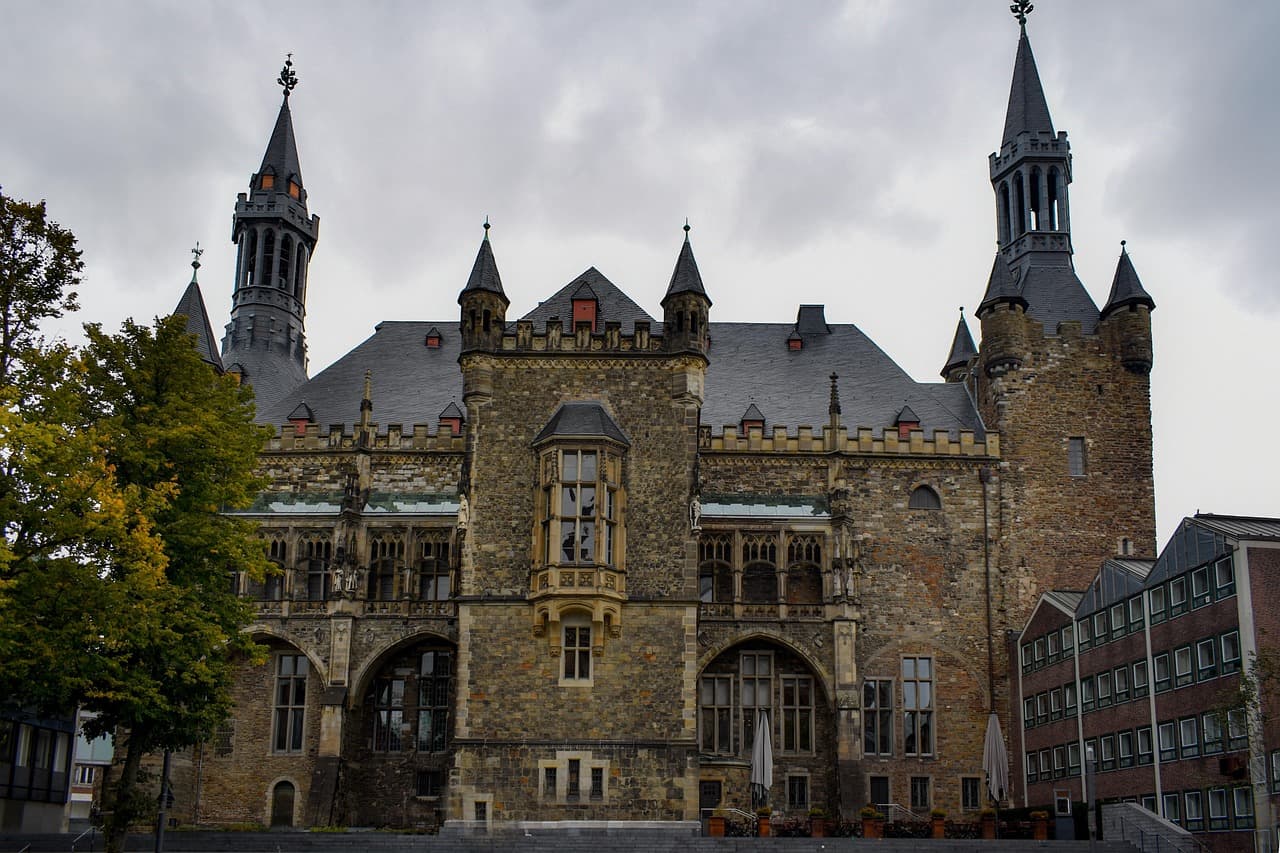 Standesamt Aachen – Rathaus, Weißer Saal