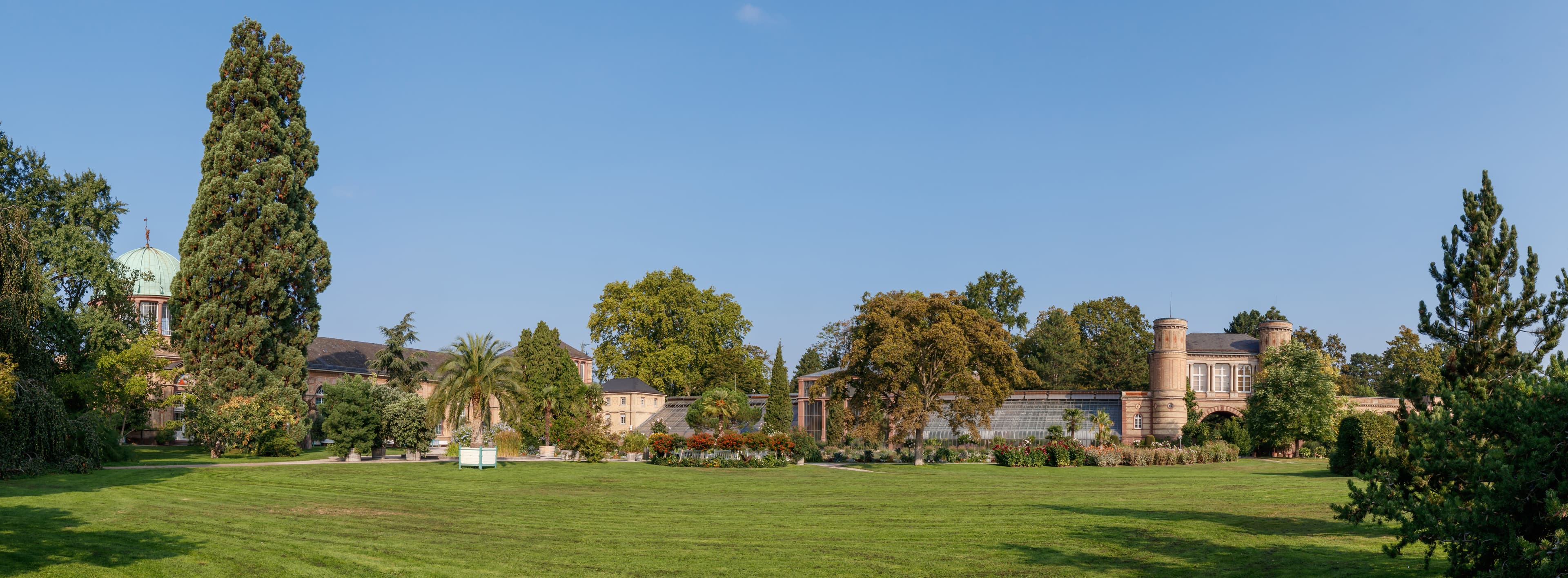 Torbogensaal / Botanischer Garten