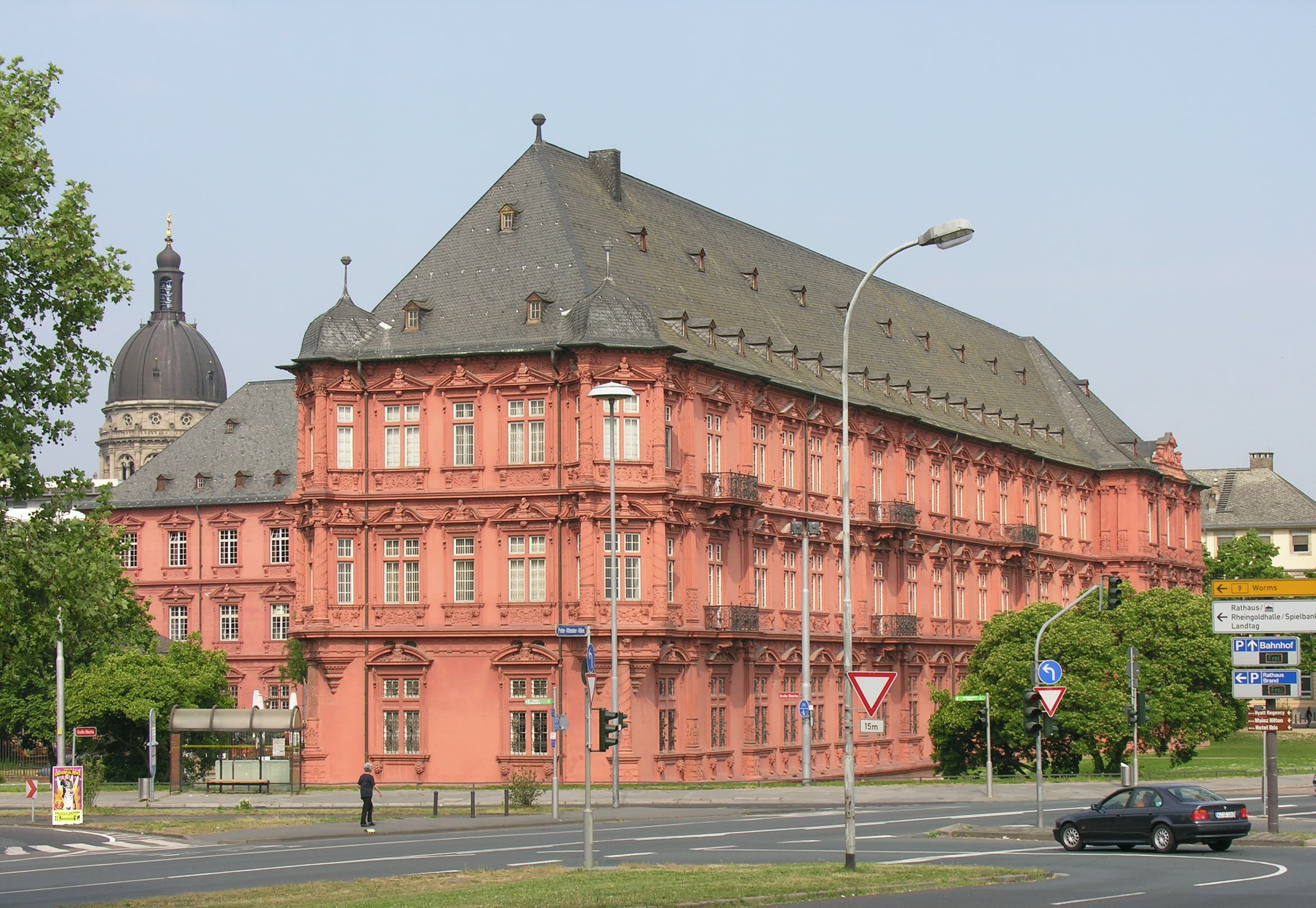 Kurfürstliches Schloss — Hochzeitsfotos in Mainz