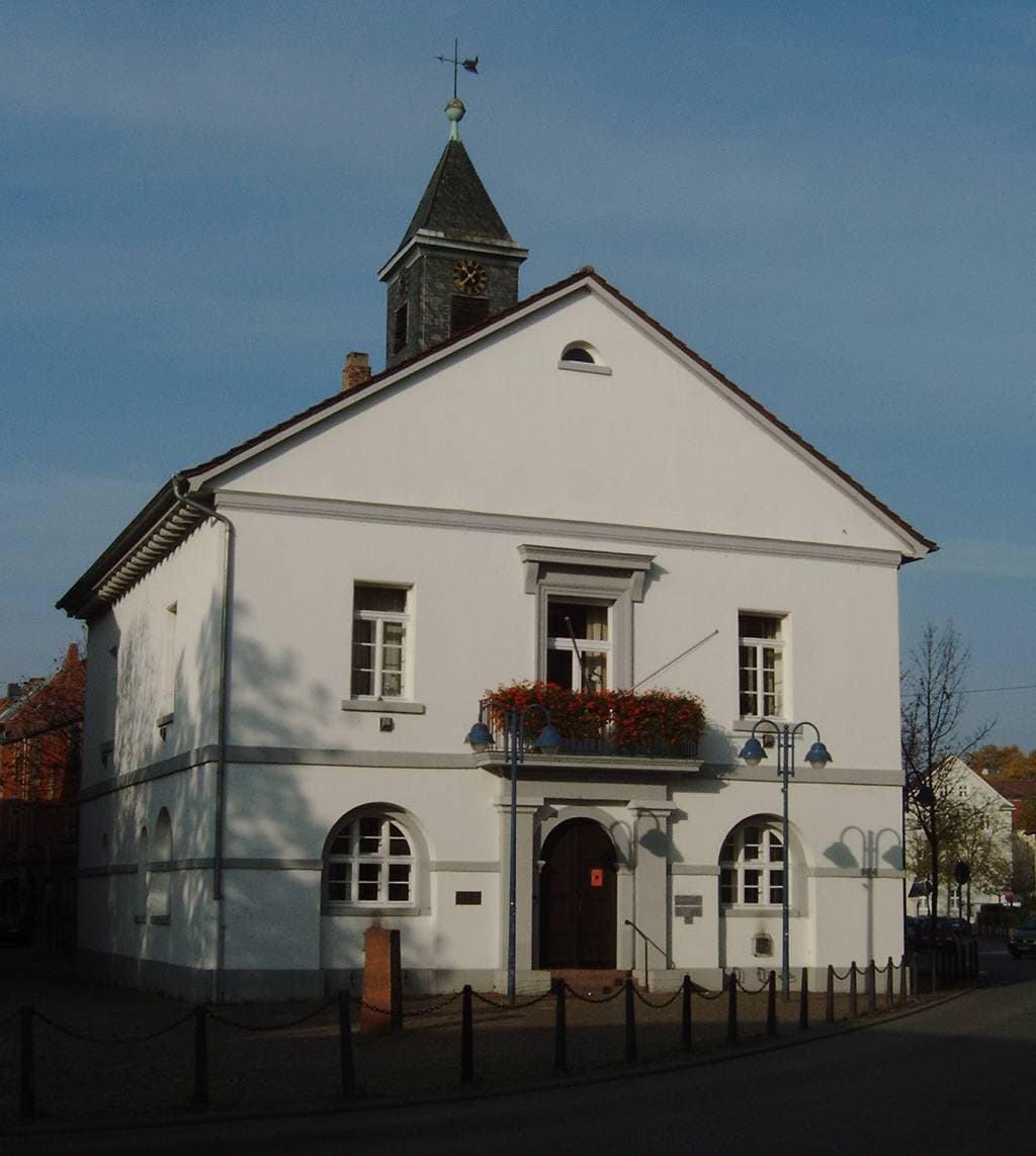 Rathaus Käfertal — Hochzeitsfotos in Mannheim