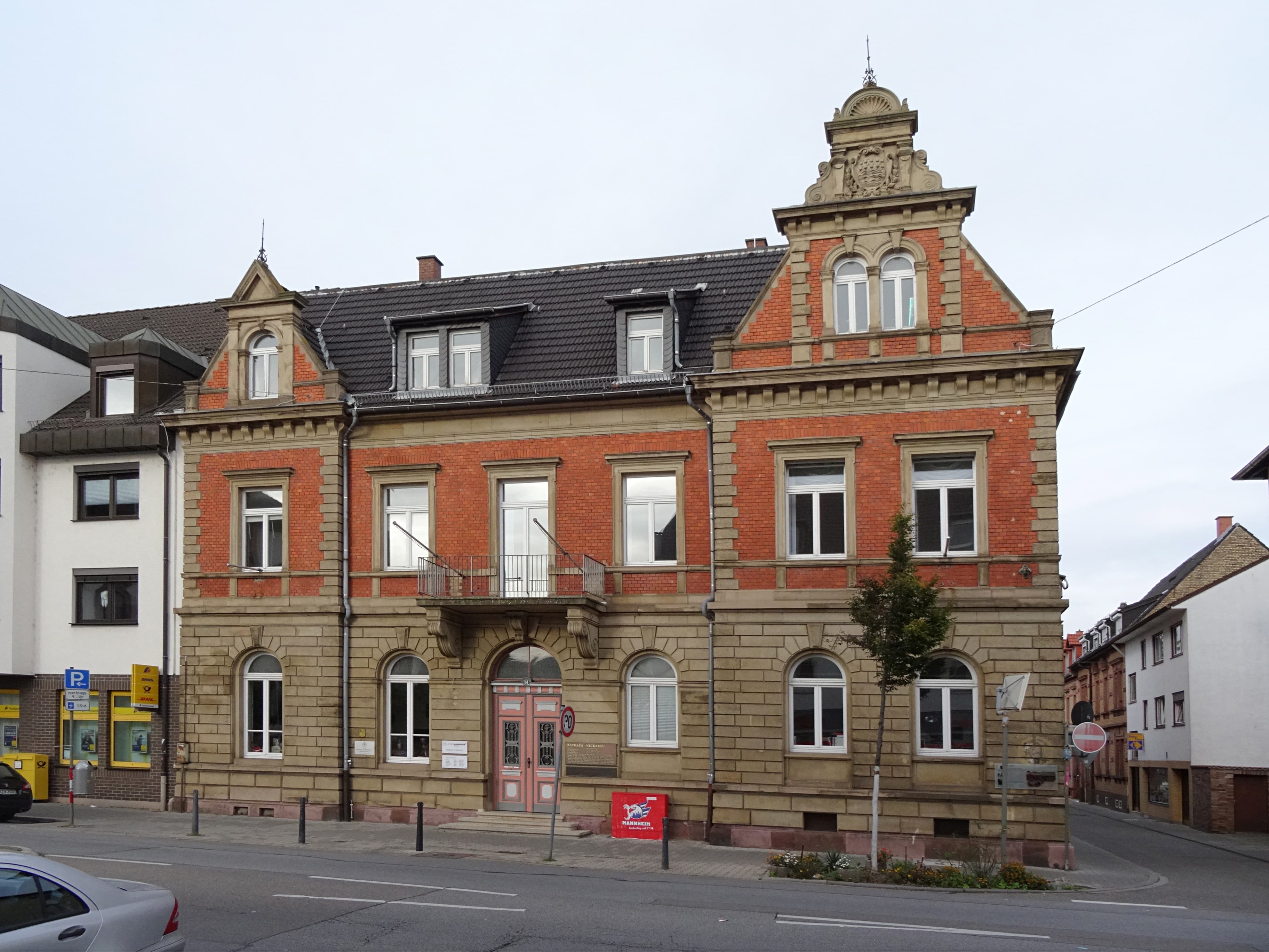 Rathaus Neckarau — Hochzeitsfotos in Mannheim