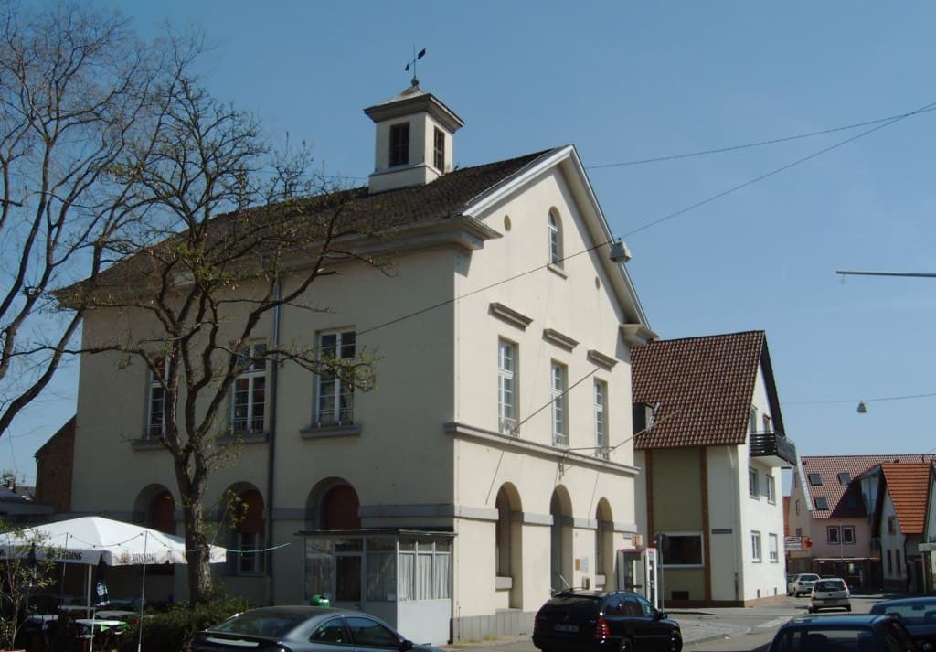 Rathaus Wallstadt — Hochzeitsfotos in Mannheim