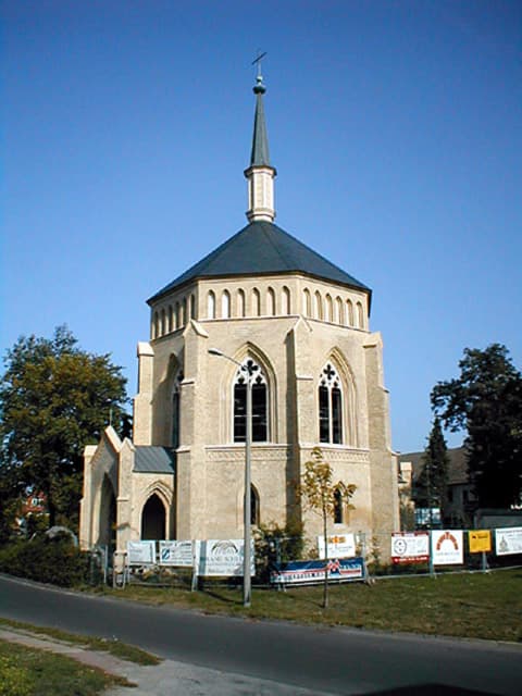 Alte Neuendorfer Kirche — Hochzeitsfotos in Potsdam