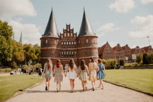 JGA Shooting: Günstig JGA Fotografen buchen in Lübeck Hamburg Berlin Köln und vielen anderen Städten