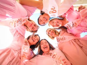 Freundinnen in Berlin beim JGA Fotoshooting - LET IT CLICK